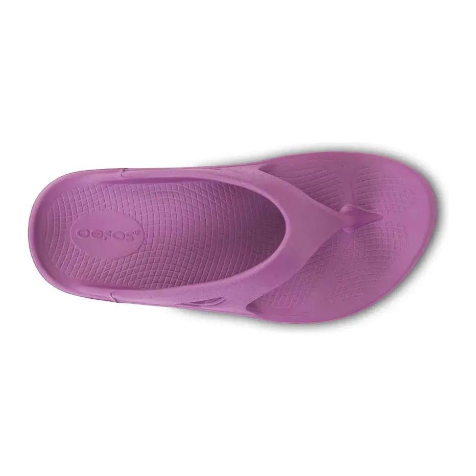 OOFOS Unisex OOriginal Sandal in Plum